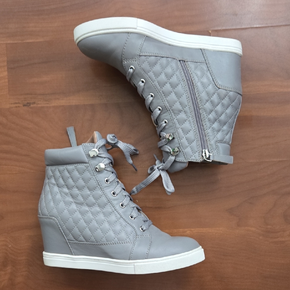 Linea Paolo Fiji Wedge Sneaker Size 7.5